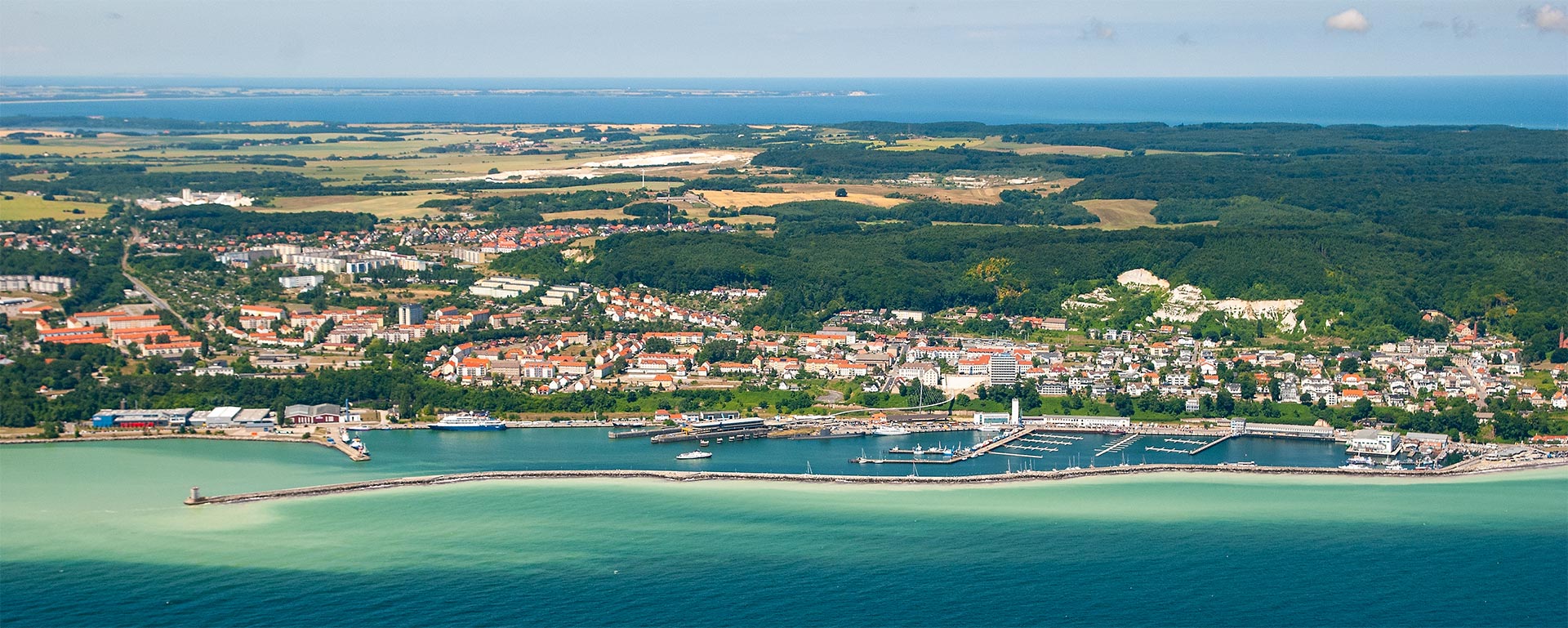 Hafenpanorama Sassnitz auf der Insel Rügen Hafenpanorama Sassnitz auf der Insel Rügen